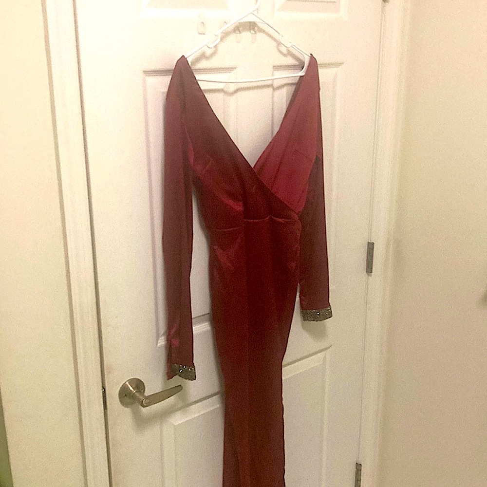 Long dress/perfect for classy event or weddings
